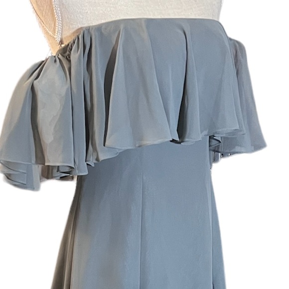 Monique Lhuillier Gray Off-Shoulder Wedding Dress - Picture 8 of 8